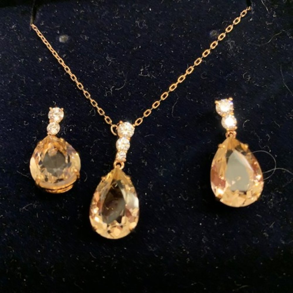 Swarovski Tear-shaped Topaz Colored Pendant Necklace with Matching Earings